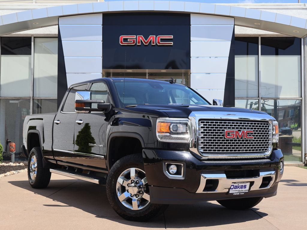 Used 2015 GMC Sierra 2500 Denali w/ Duramax Plus Package AWD/4WD image 1