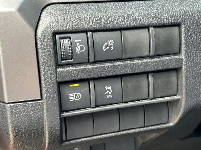 Certified 2025 Toyota Tacoma SR5 AWD/4WD image 26