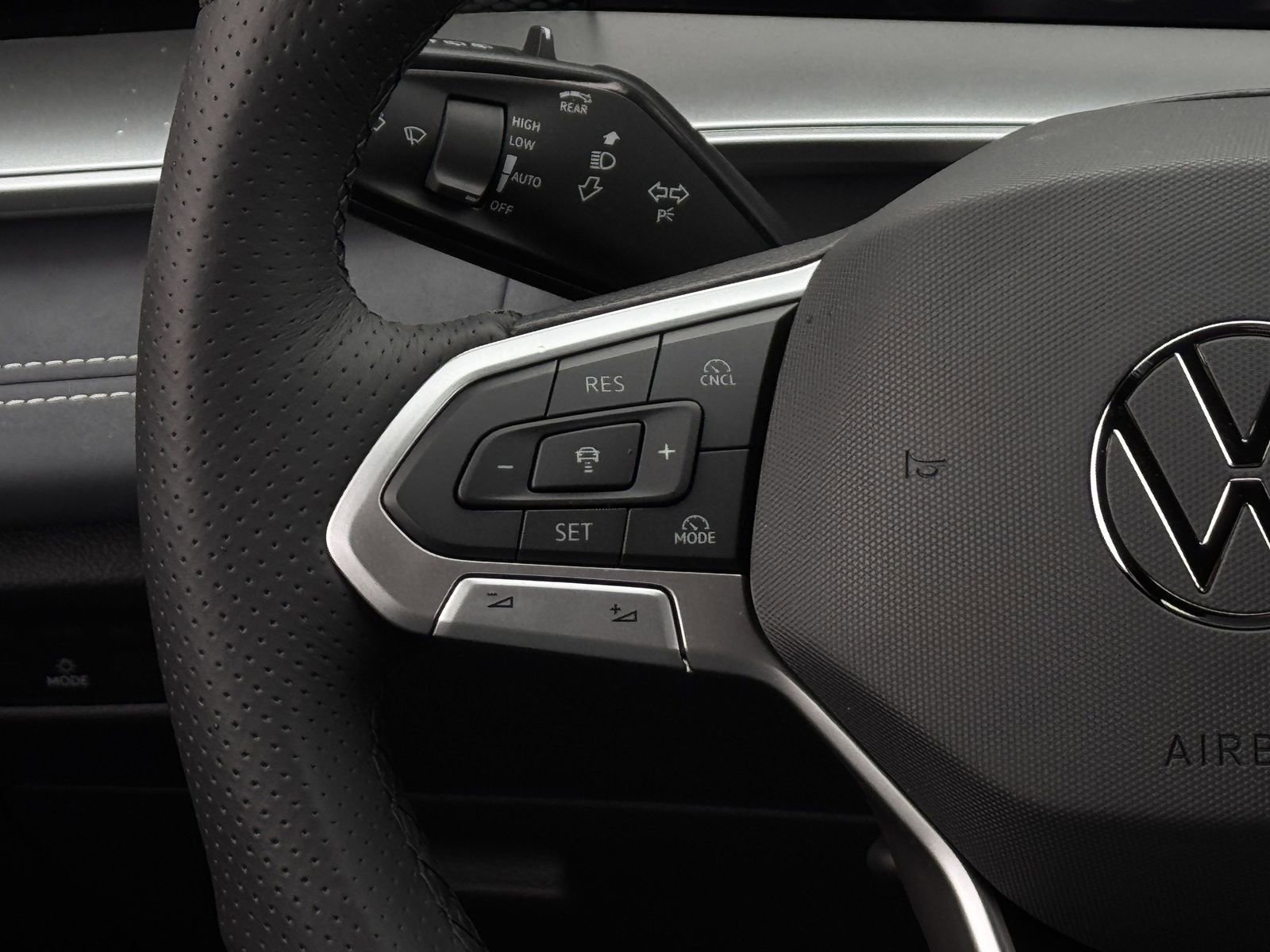 New 2026 Volkswagen Tiguan SE R-Line image 16