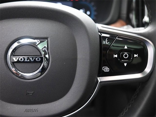 Certified 2023 Volvo XC60 B6 Ultimate w/ Protection Package Premier AWD/4WD image 14