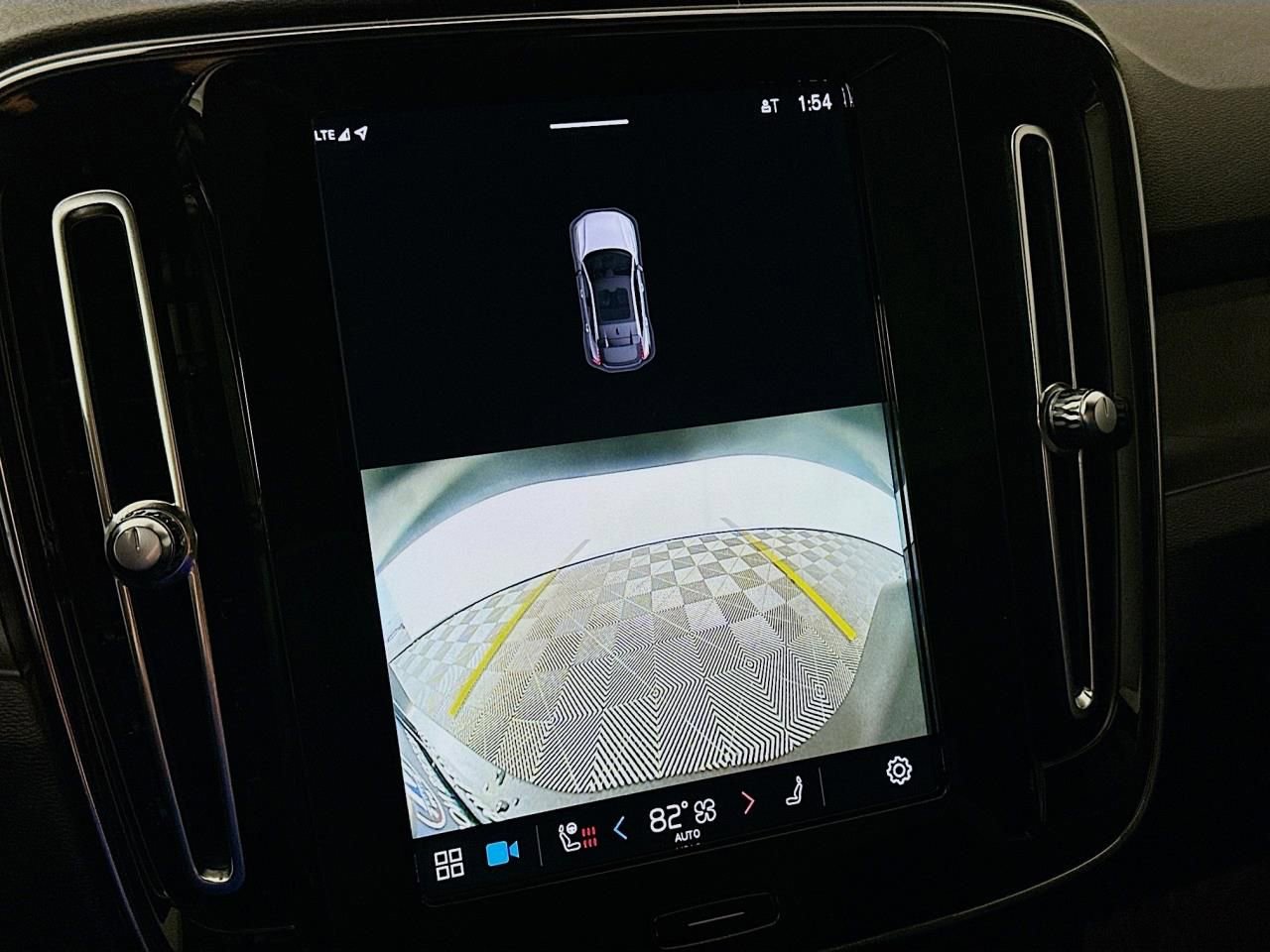 Used 2023 Volvo C40 P8 Recharge Ultimate image 16