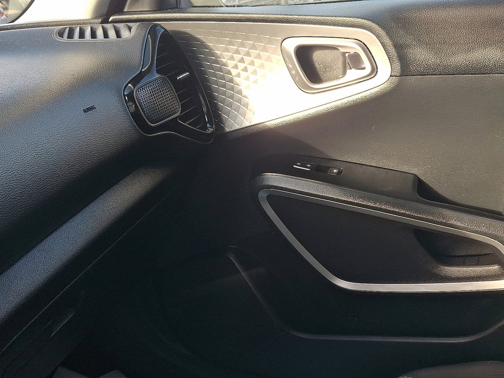 Used 2023 Kia Soul S image 33