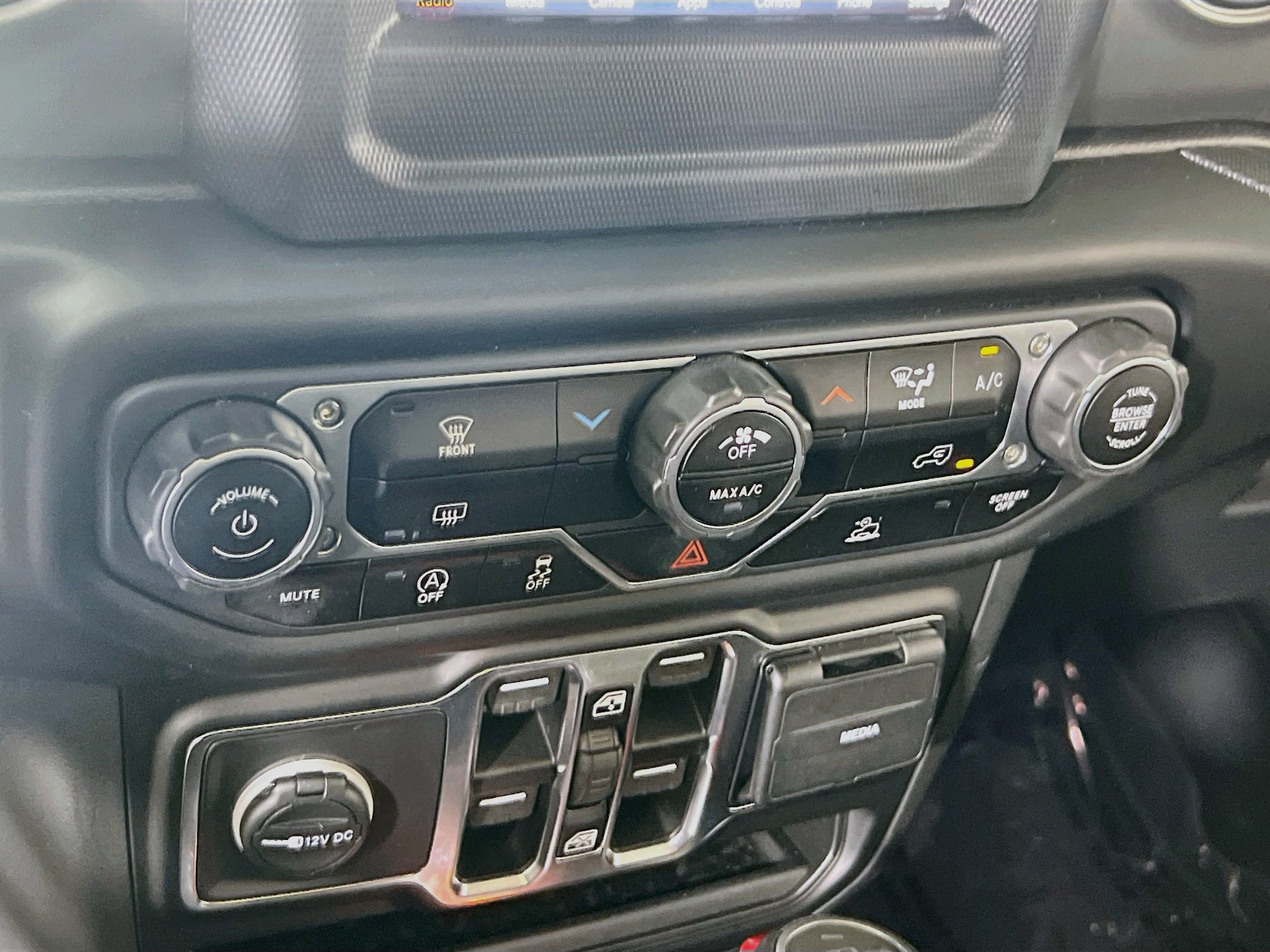 Used 2023 Jeep Gladiator Sport AWD/4WD image 15