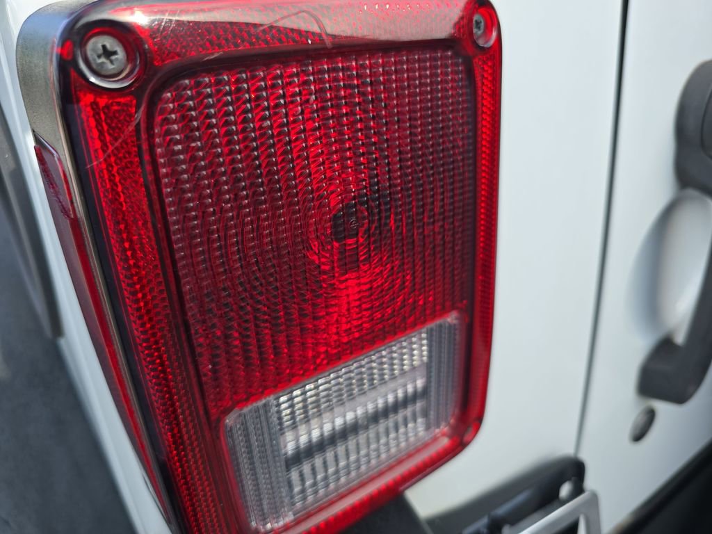 Used 2015 Jeep Wrangler Unlimited Sport AWD/4WD image 29