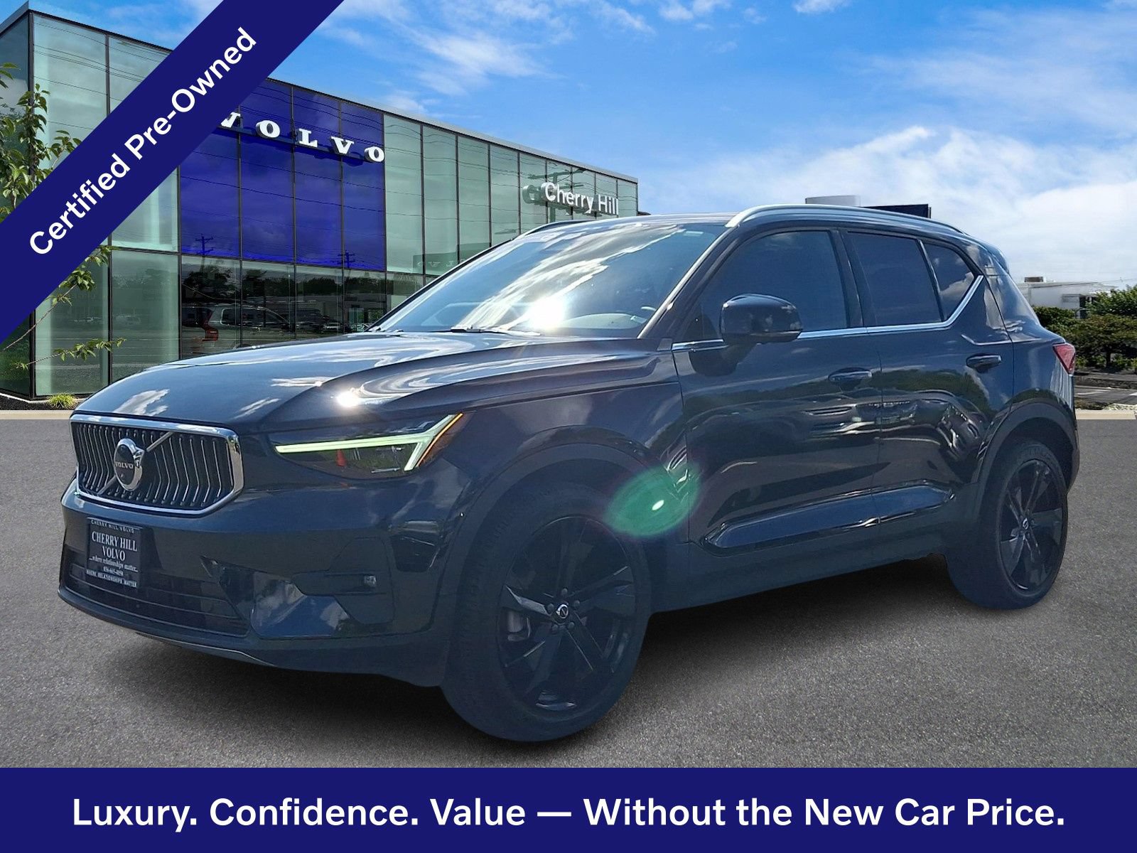 Certified 2024 Volvo XC40 B5 Plus w/ Climate Package AWD/4WD image 3