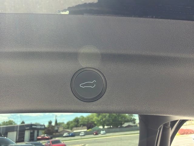 Used 2022 Tesla Model Y Performance AWD/4WD image 9
