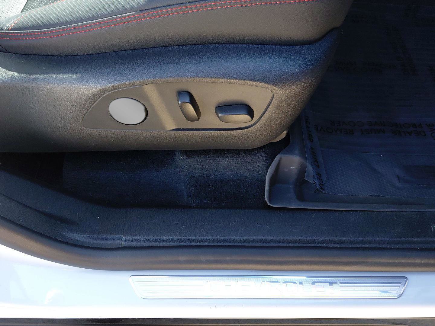 Used 2024 Chevrolet Traverse RS image 13