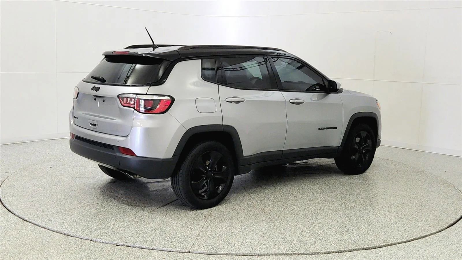 Used 2018 Jeep Compass Latitude AWD/4WD image 7