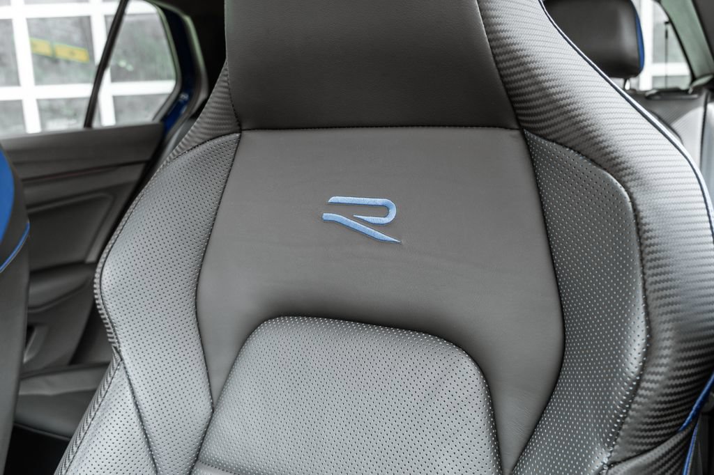 Used 2024 Volkswagen Golf R AWD/4WD image 8