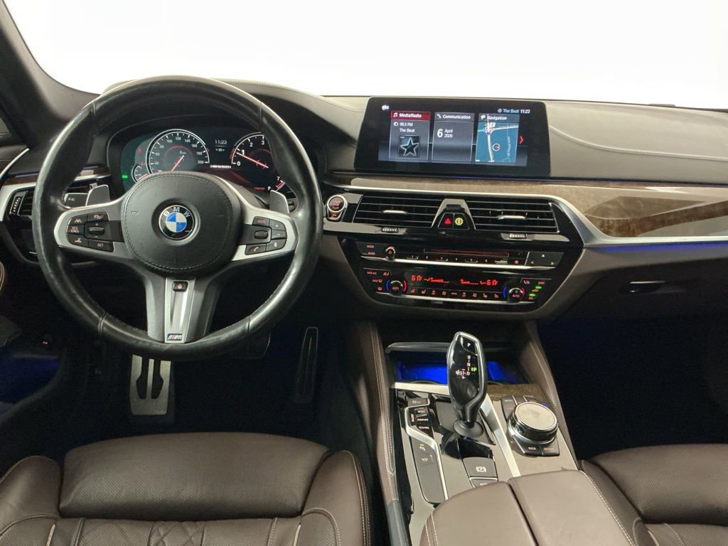 Used 2018 BMW M550i xDrive image 9
