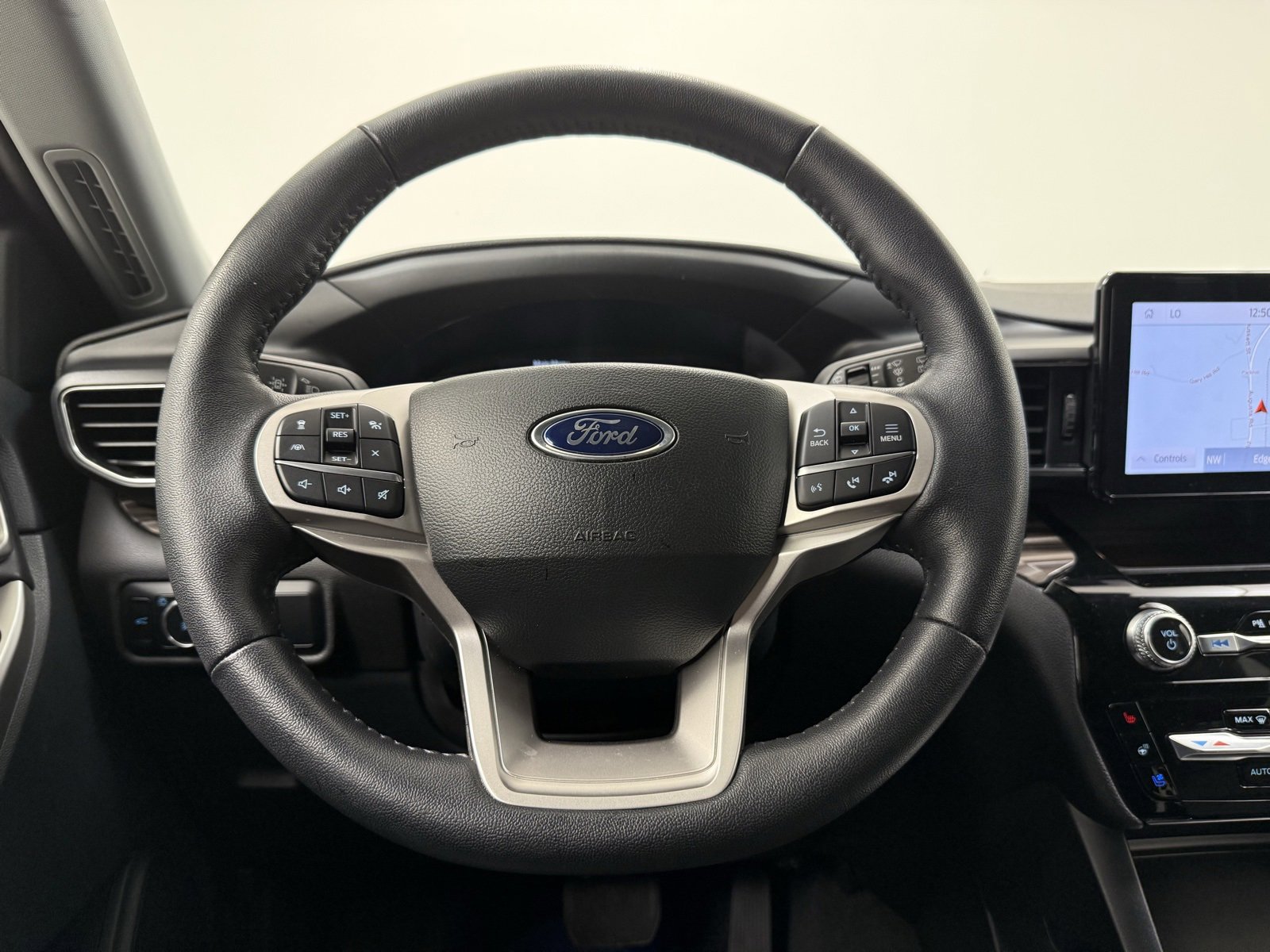 Used 2023 Ford Explorer Limited w/ Equipment Group 301A image 26