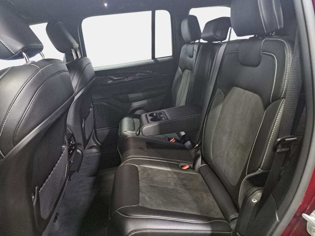 Used 2023 Jeep Grand Cherokee Altitude image 14