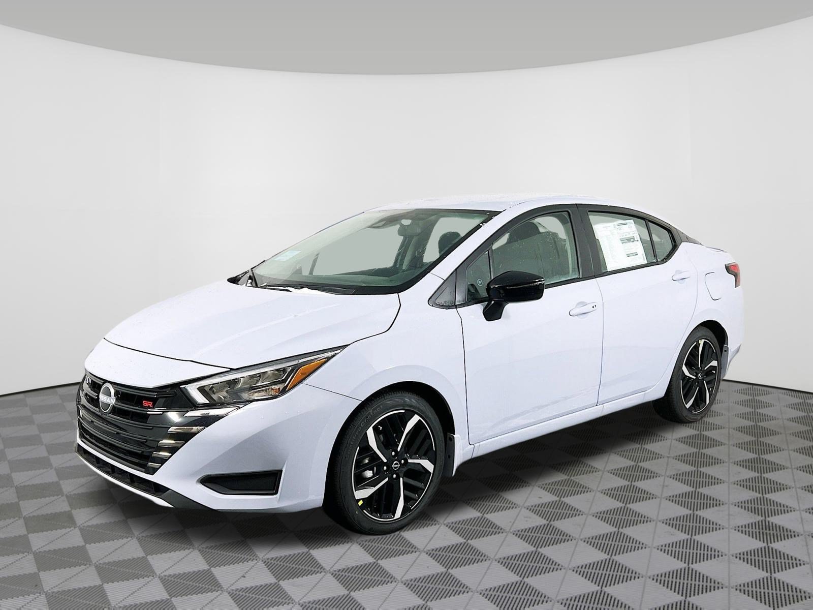New 2025 Nissan Versa SR w/ Trunk Package FWD image 2