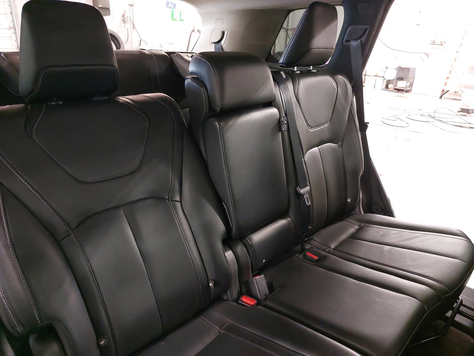 Used 2023 INFINITI QX60 Luxe w/ Performance Audio Package image 12