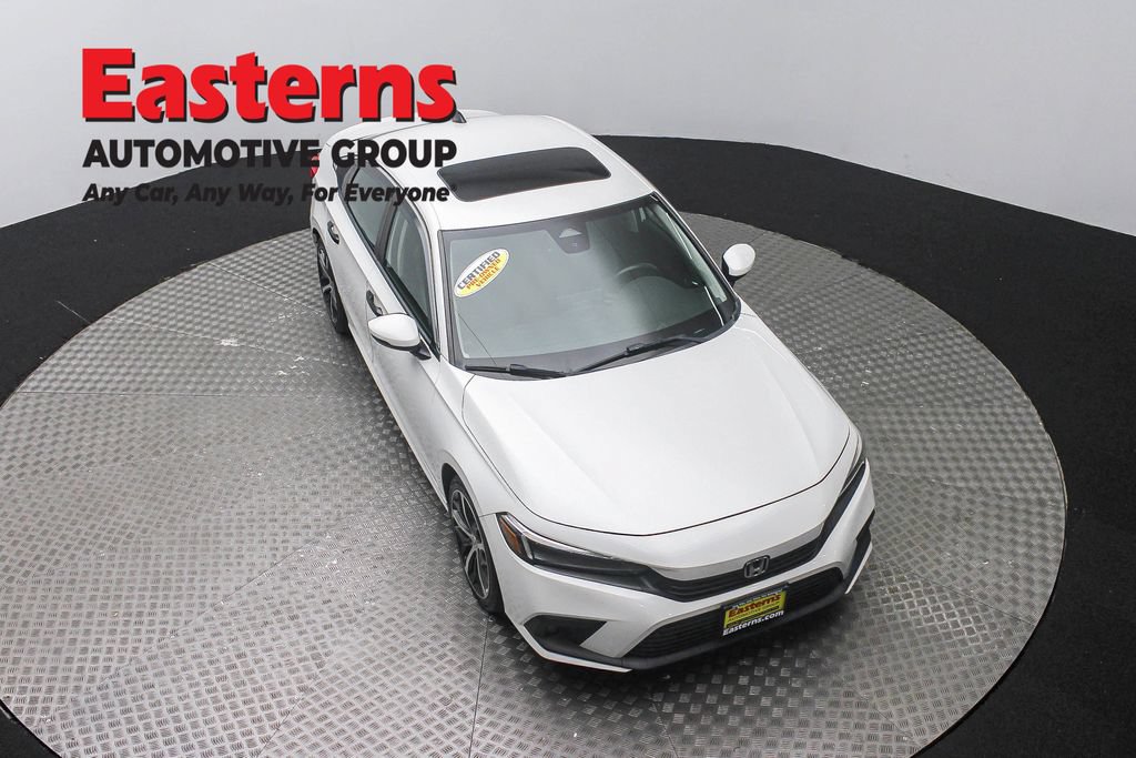 Used 2022 Honda Civic Touring image 3