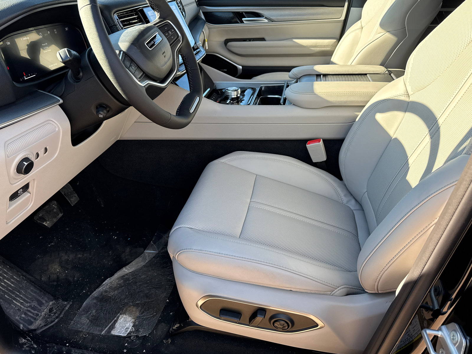 New 2026 Jeep Grand Wagoneer L 4WD image 12