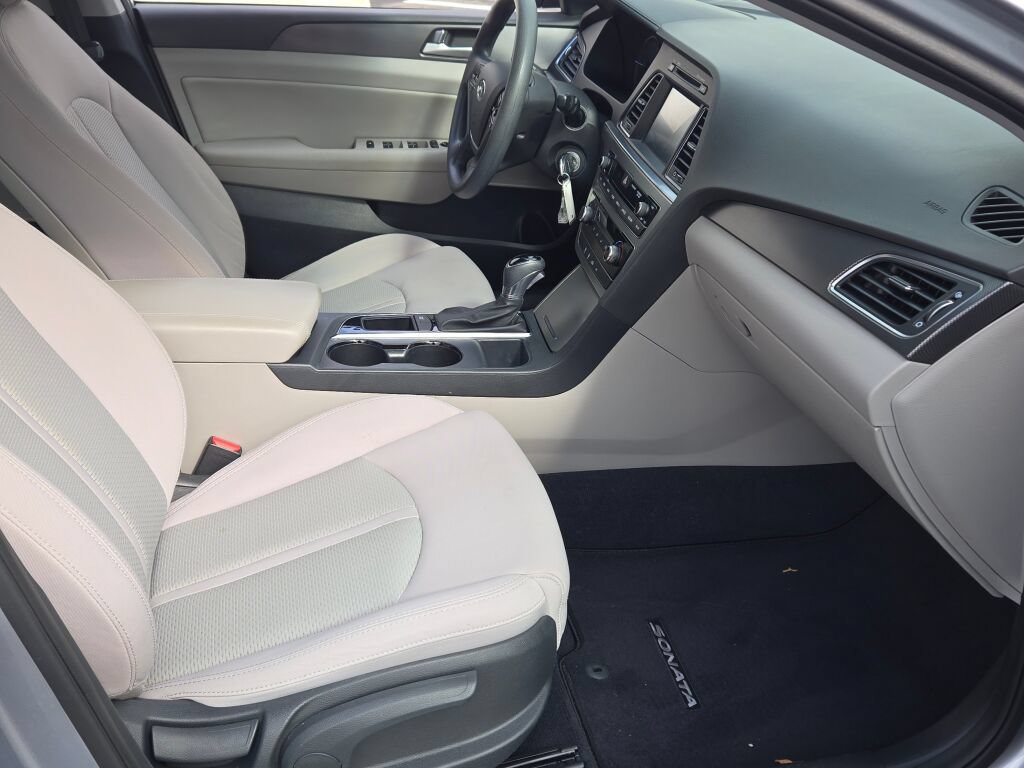 Used 2016 Hyundai Sonata Sport w/ Cargo Package FWD image 4
