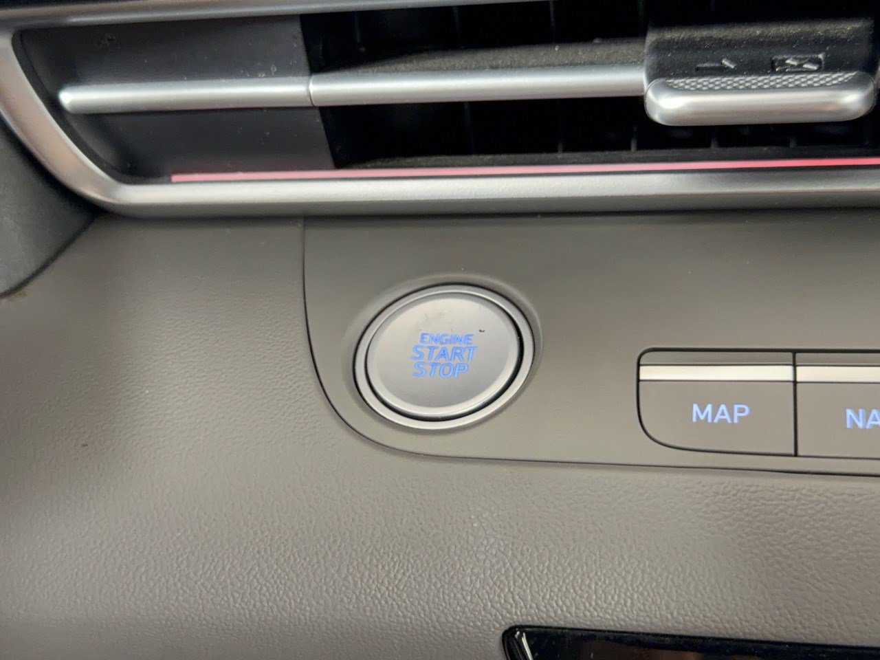 Used 2025 Hyundai Elantra SEL FWD image 20