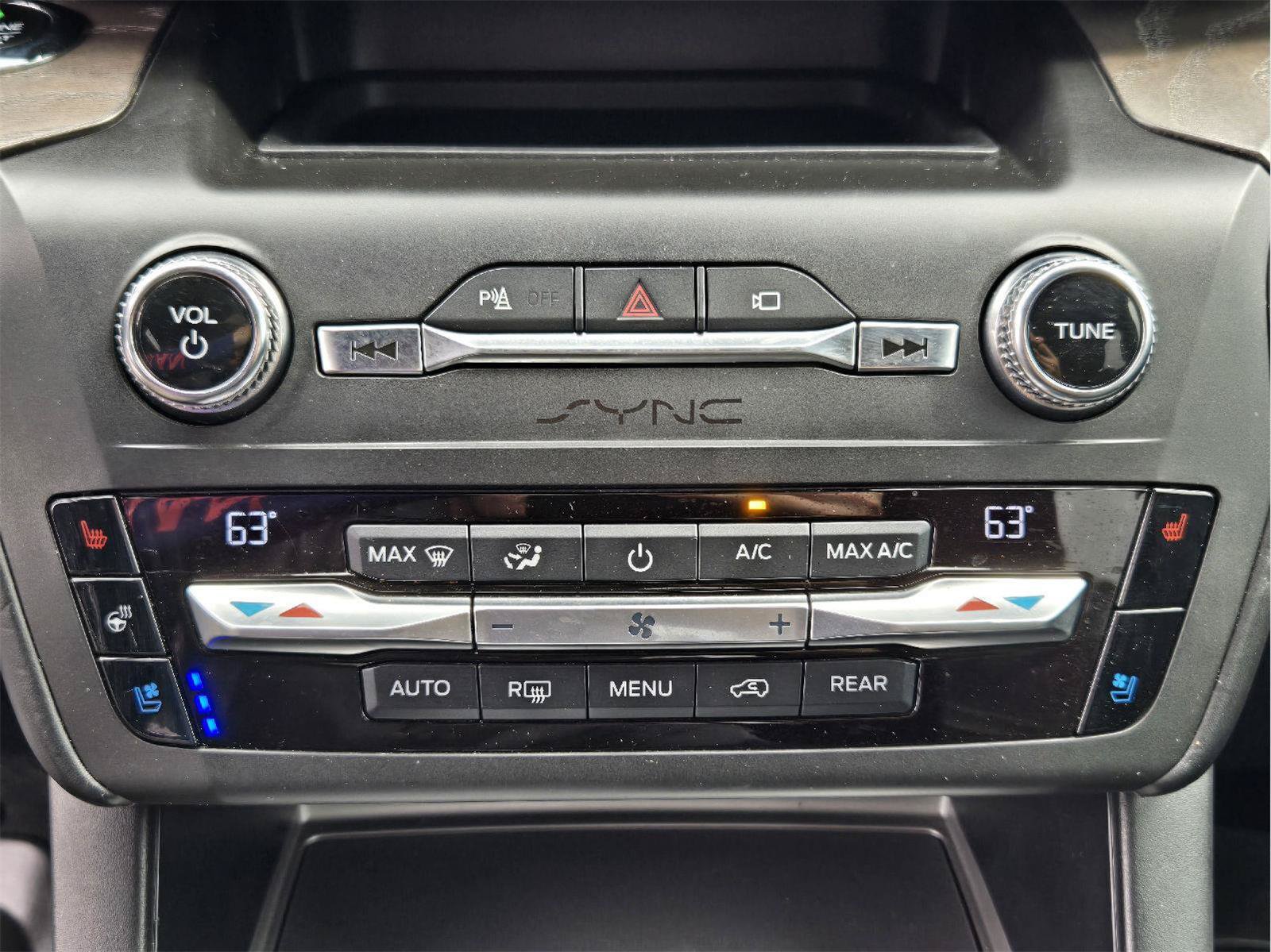 Used 2020 Ford Explorer Platinum AWD/4WD image 17