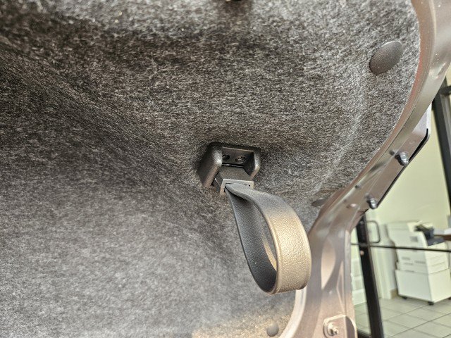 Used 2014 Ford Taurus SEL w/ Equipment Group 201A FWD image 11