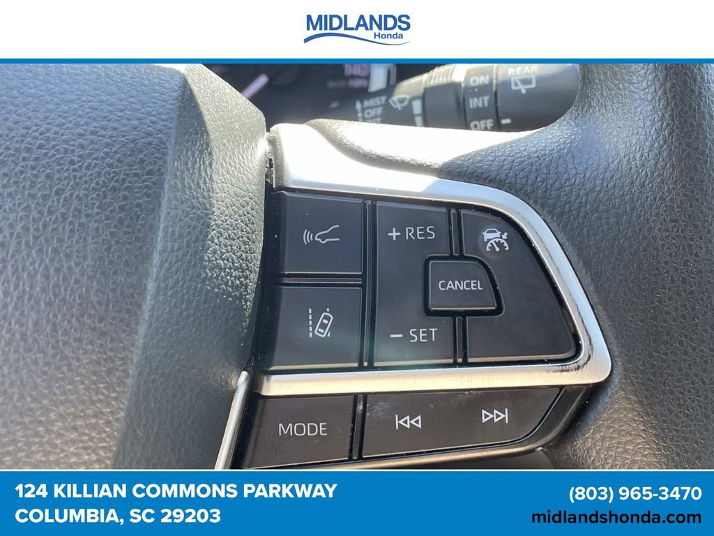 Used 2023 Toyota Highlander L FWD image 22