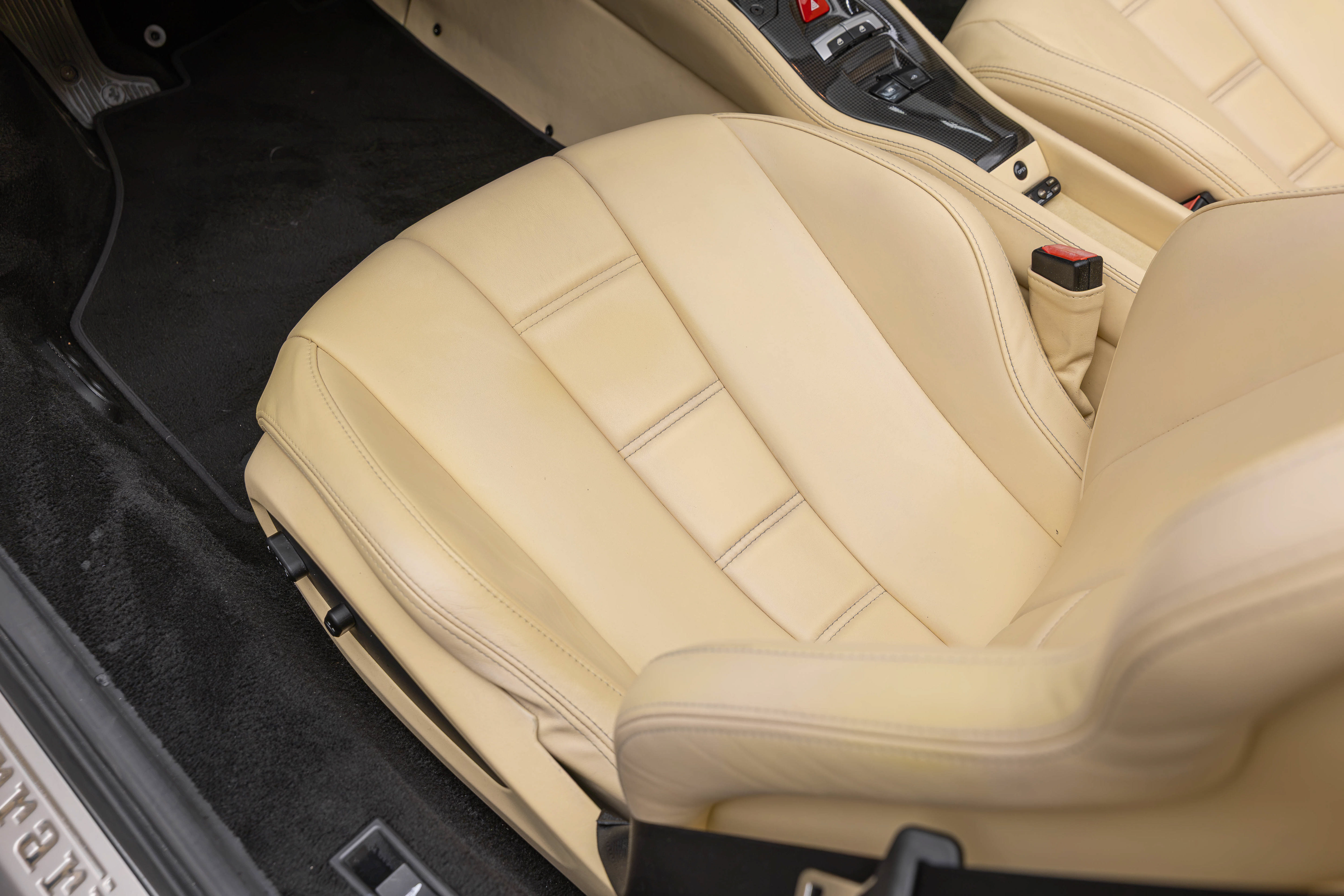 Certified 2013 Ferrari 458 Spider RWD image 14