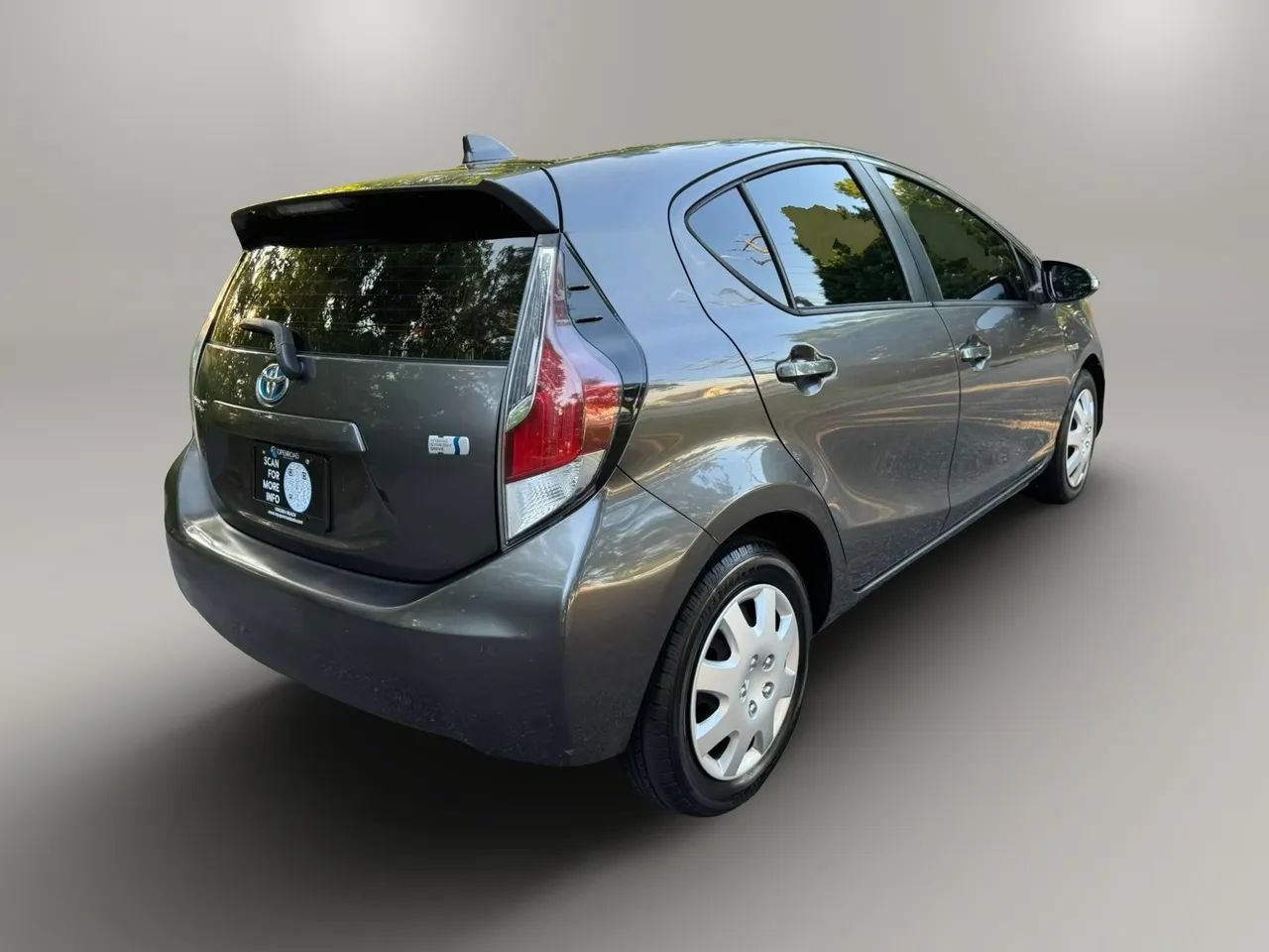 Used 2016 Toyota Prius C One FWD image 5