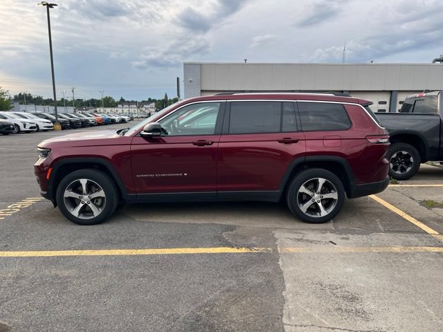 Used 2023 Jeep Grand Cherokee L Limited w/ Luxury Tech Group II AWD/4WD image 3
