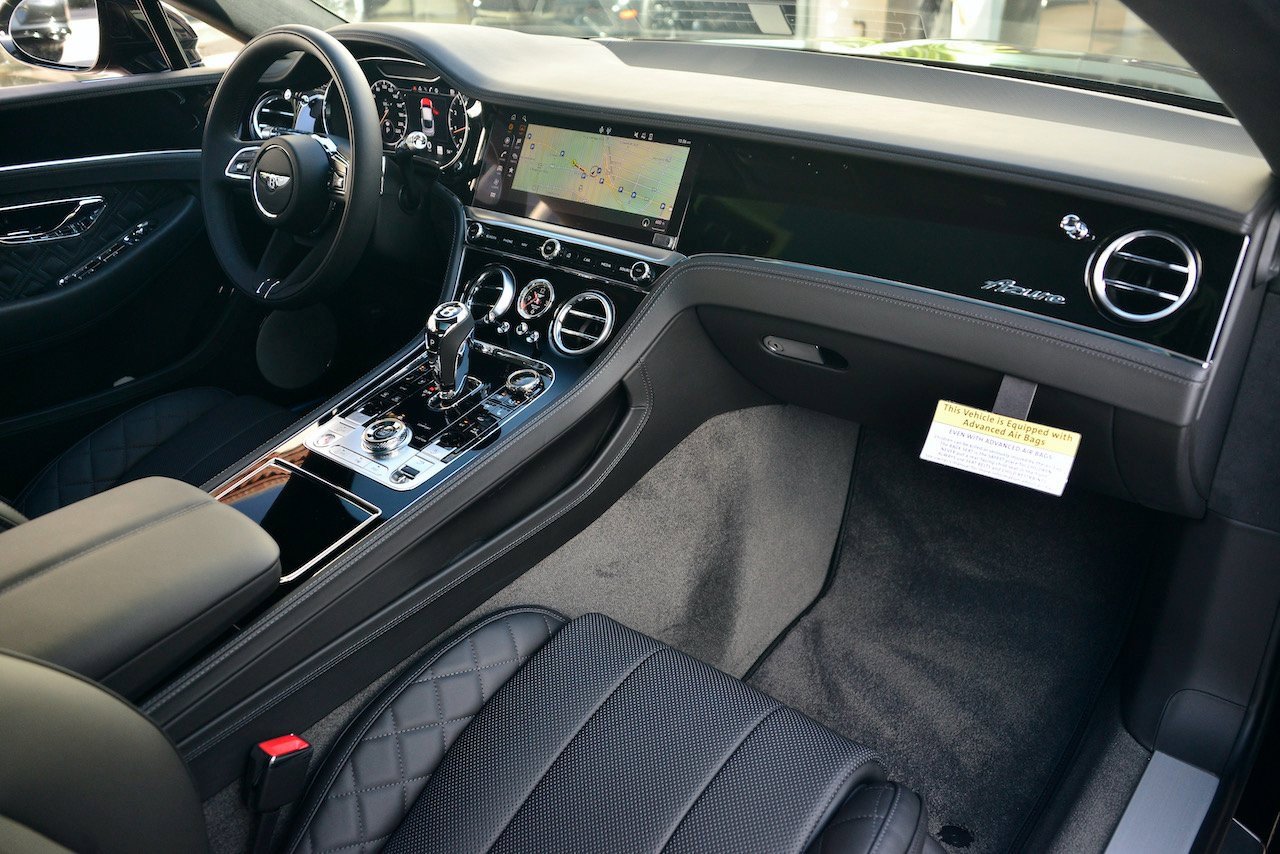 Used 2023 Bentley Continental GT Azure image 4