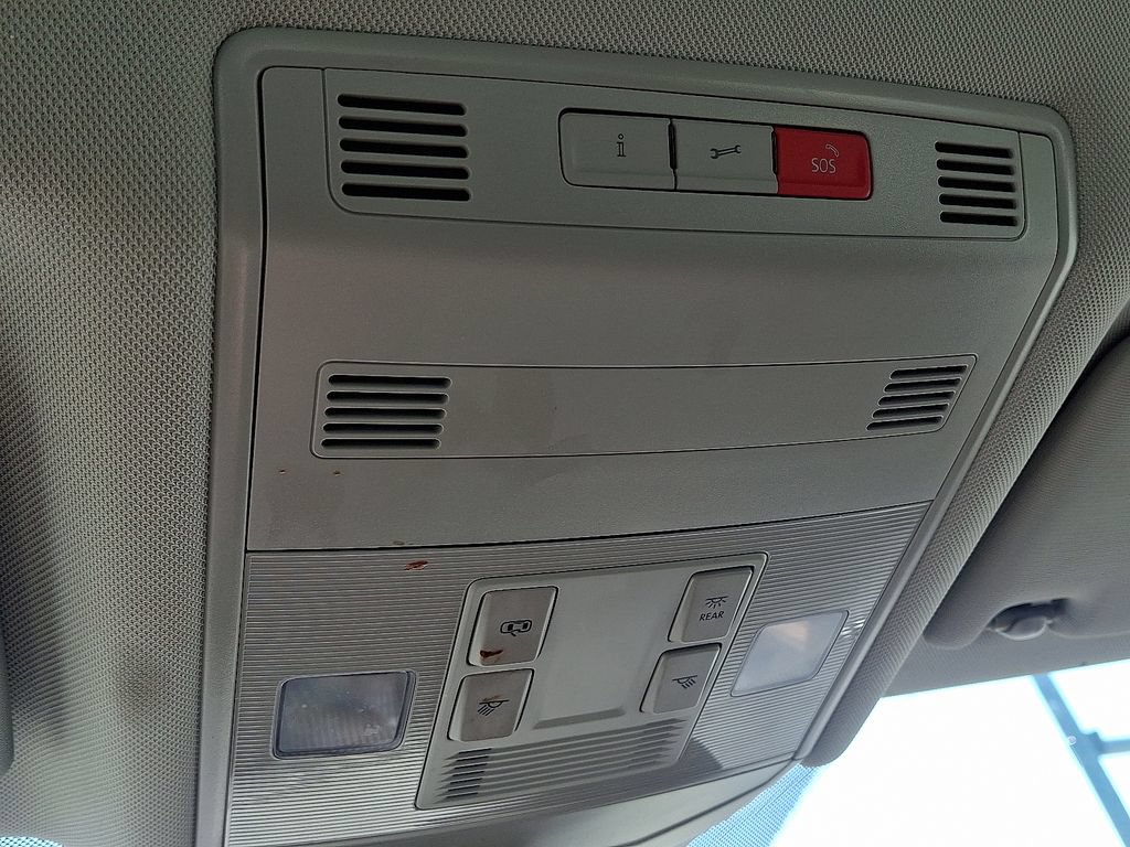 Used 2024 Volkswagen Jetta SE FWD image 26