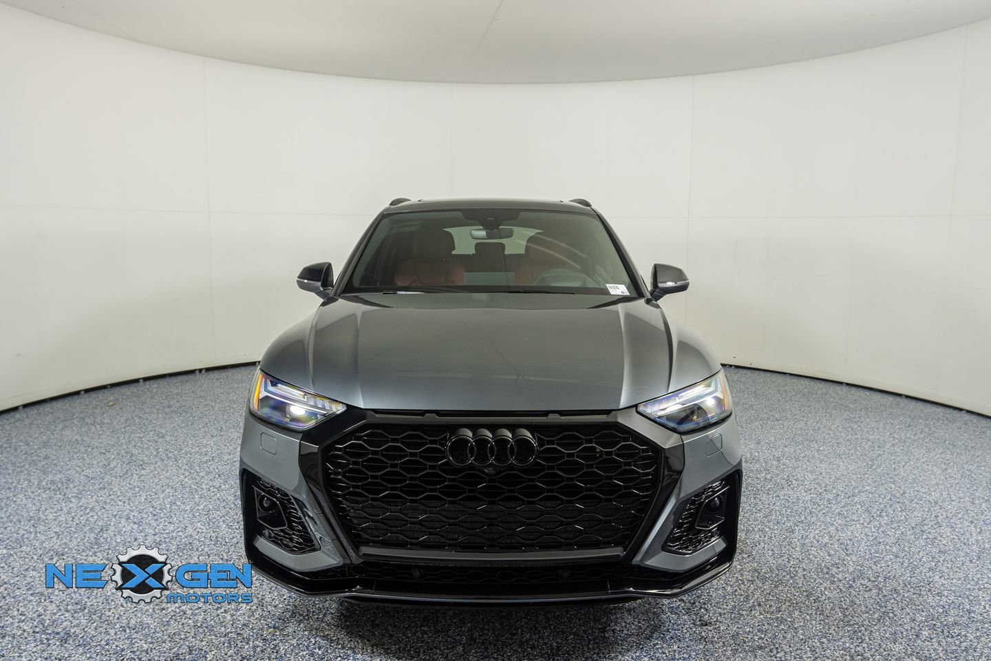 Used 2024 Audi SQ5 Prestige image 2