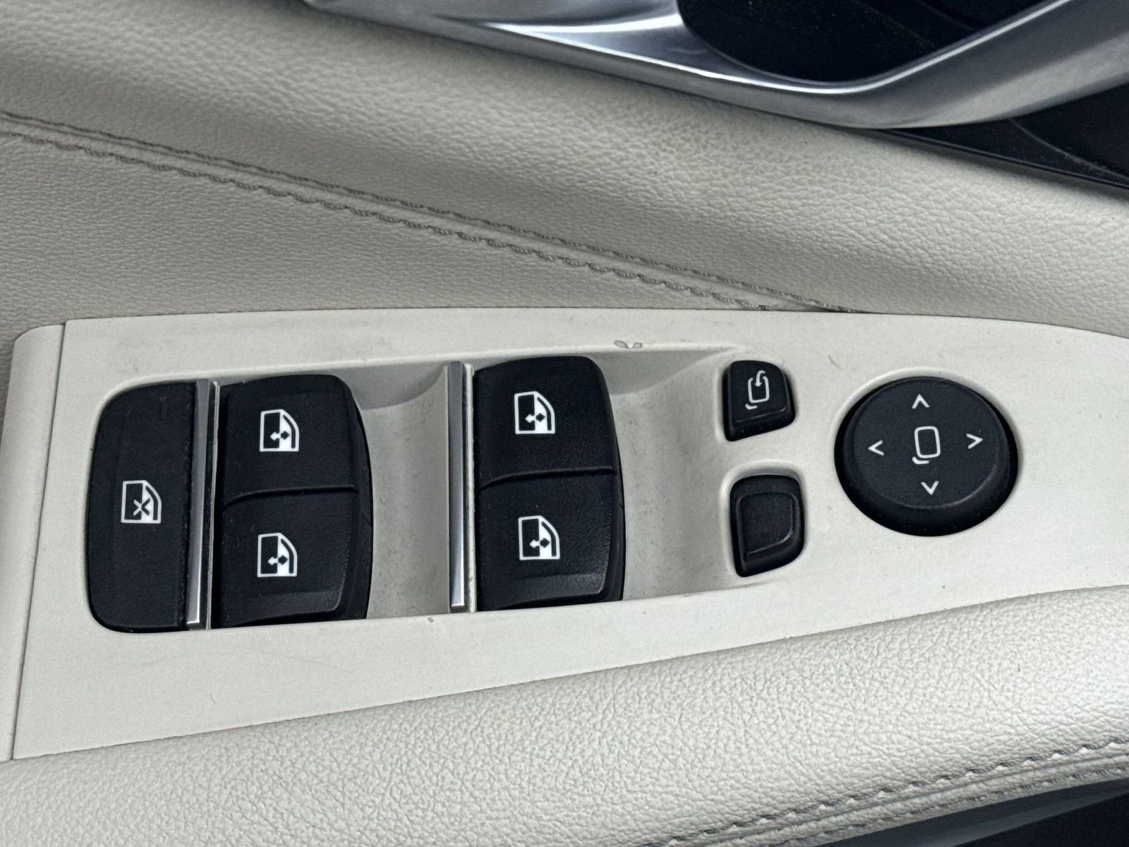 Used 2021 BMW X5 xDrive40i w/ M Sport Package image 17