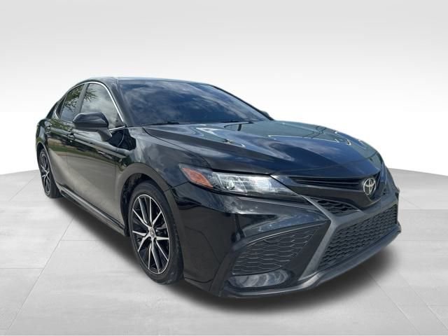 Used 2021 Toyota Camry SE