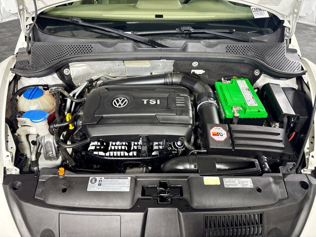 Used 2013 Volkswagen Beetle 2.0T image 19