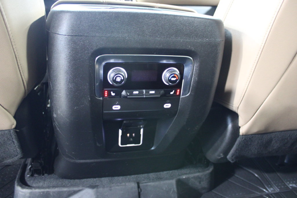 Used 2023 Chevrolet Suburban Premier AWD/4WD image 12