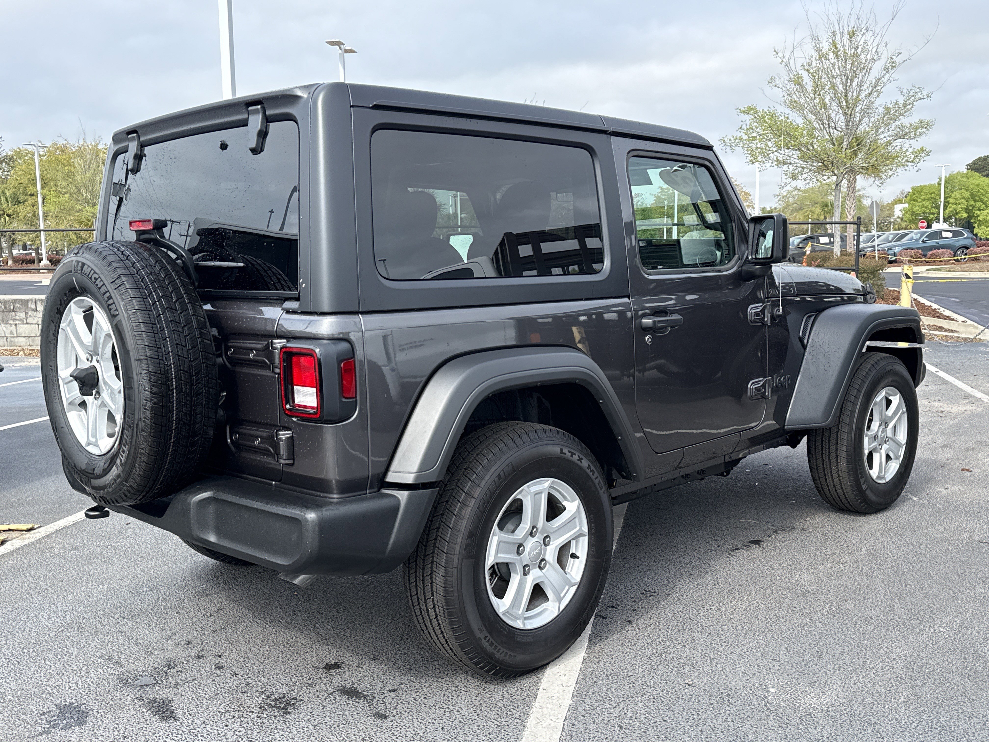 Used 2022 Jeep Wrangler Sport S image 17