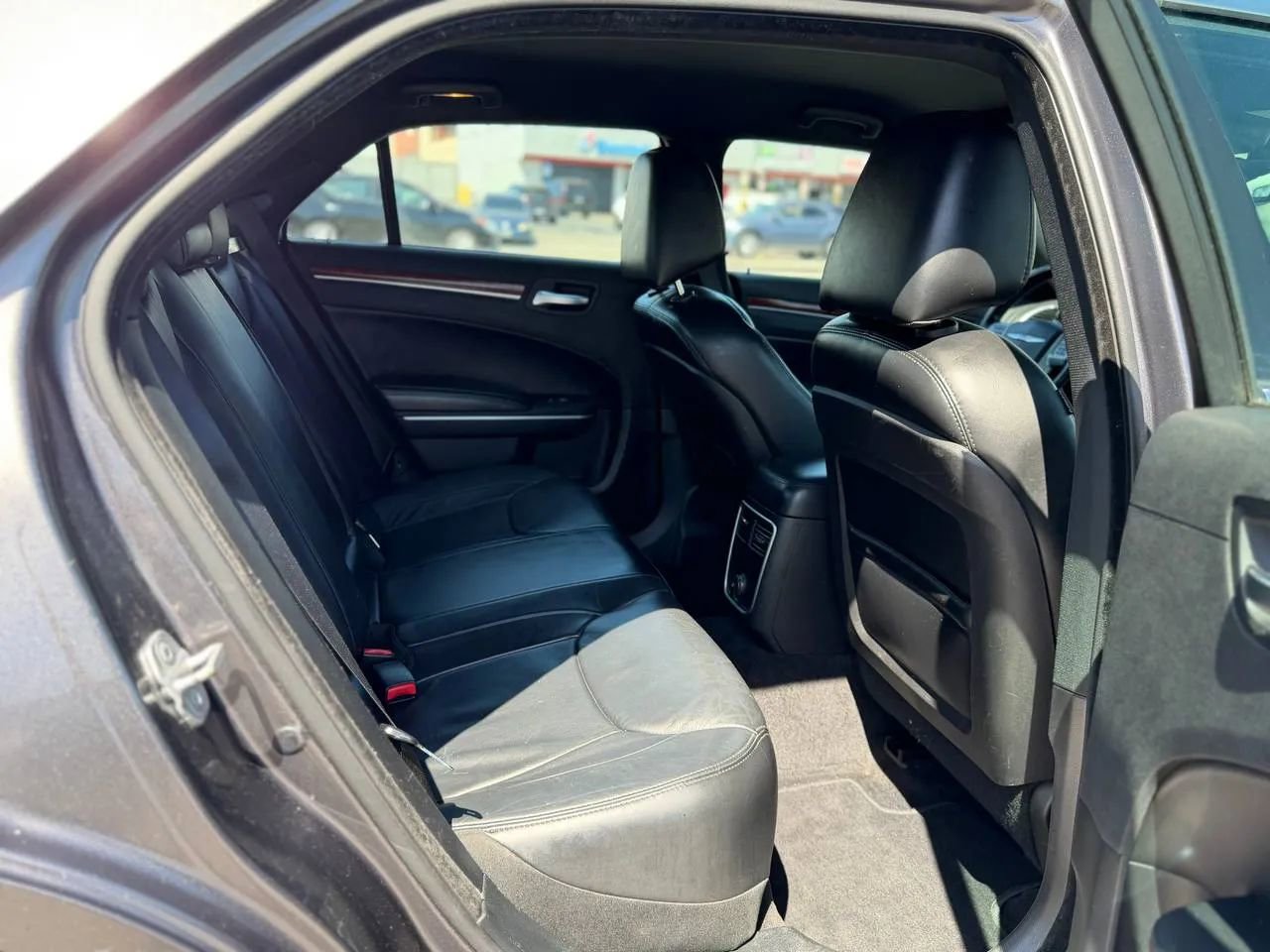 Used 2014 Chrysler 300 Limited RWD image 29