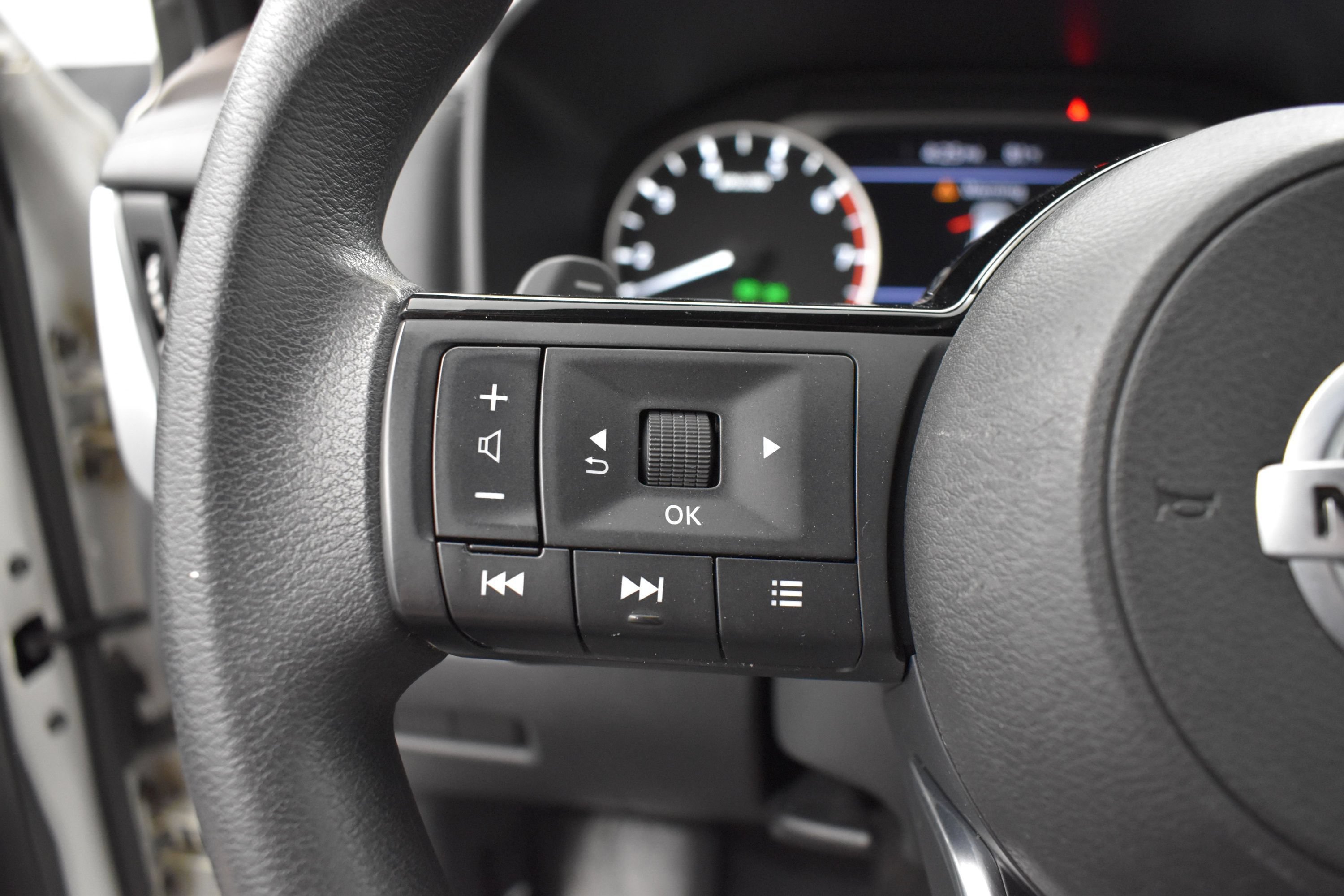 Used 2021 Nissan Rogue SV AWD/4WD image 6