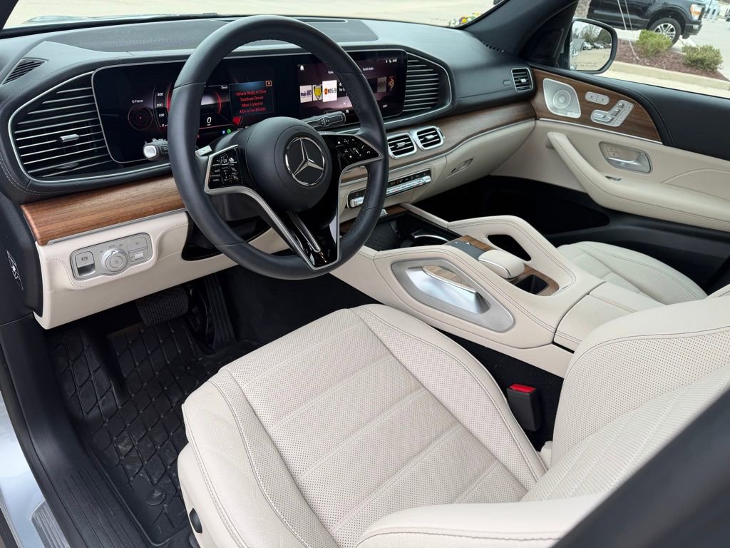 Used 2025 Mercedes-Benz GLE 350 4MATIC image 11