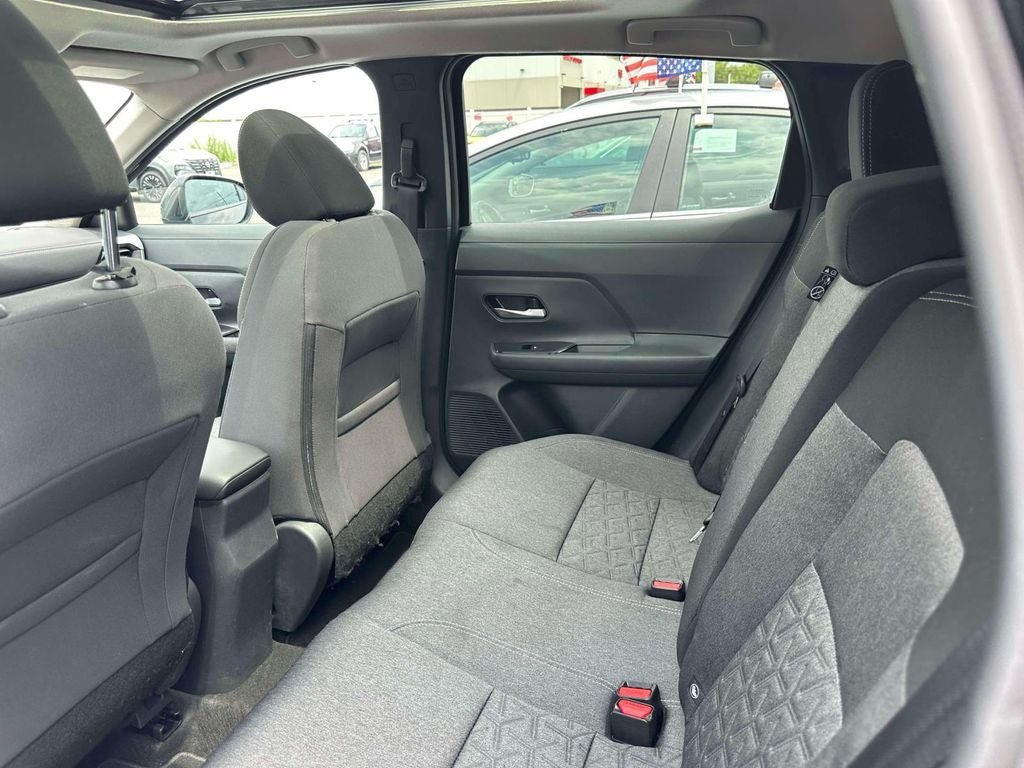 Used 2025 Nissan Kicks SV w/ SV Premium Package AWD/4WD image 10
