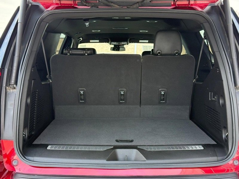 Used 2023 GMC Yukon XL Denali image 9