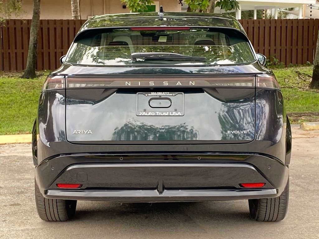 Used 2023 Nissan Ariya EVOLVE+ image 6