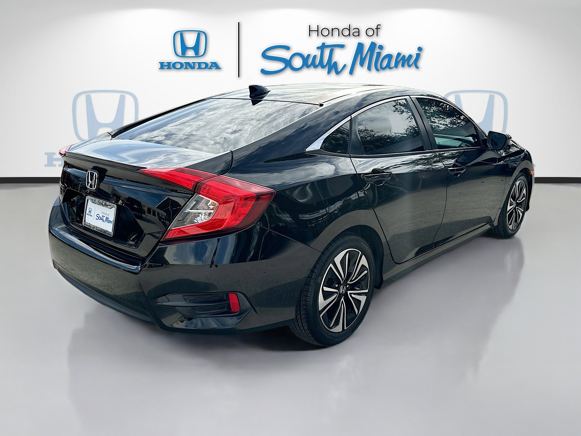 Used 2018 Honda Civic EX-L image 7