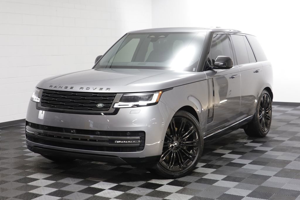 Used 2025 Land Rover Range Rover SE image 1