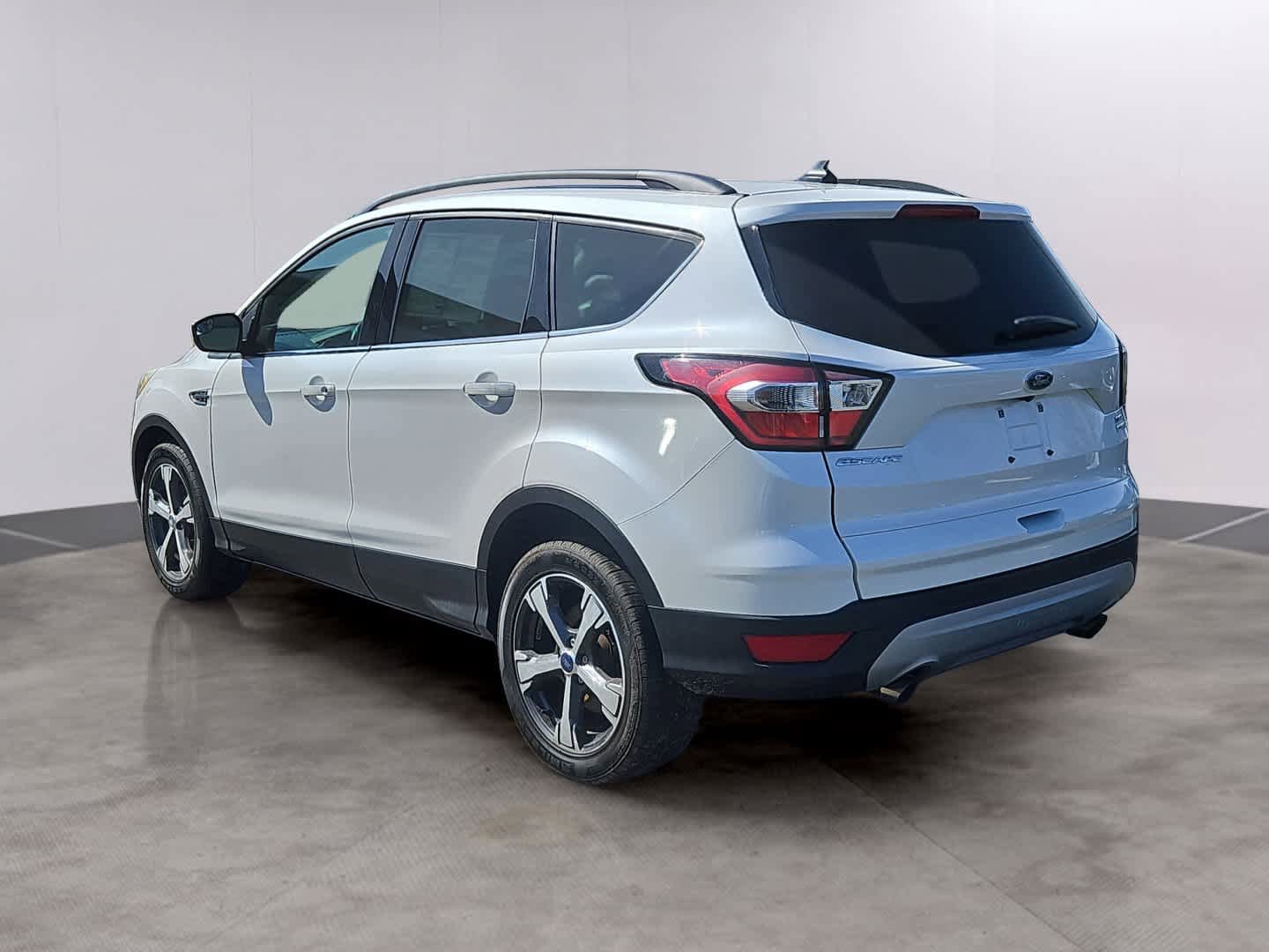 Used 2018 Ford Escape SEL AWD/4WD image 6