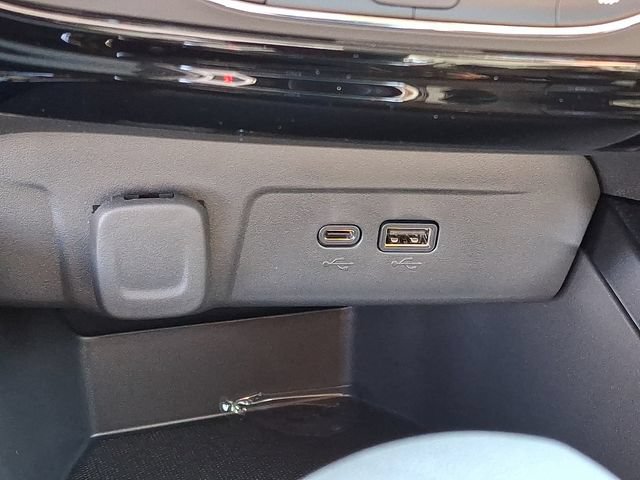 New 2026 Chevrolet Trax LT w/ Driver Confidence Package FWD image 17