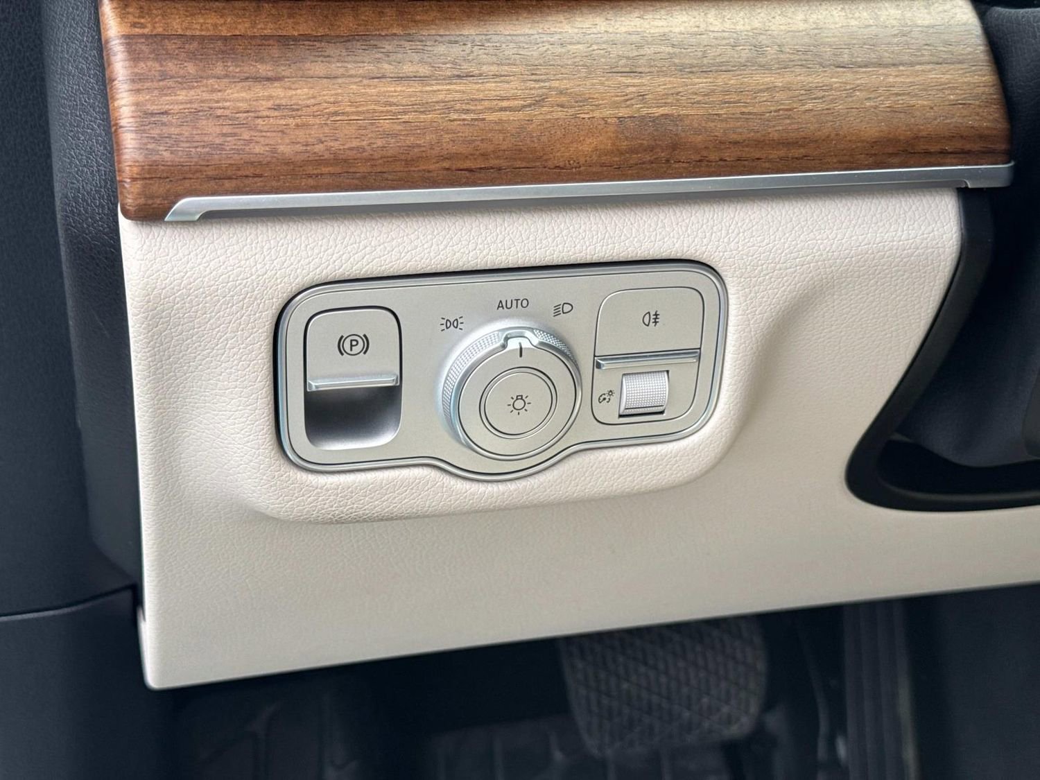 Used 2025 Mercedes-Benz GLE 350 4MATIC image 31