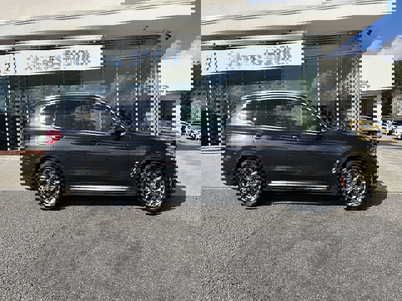 Used 2021 BMW X3 xDrive30e w/ Executive Package image 9