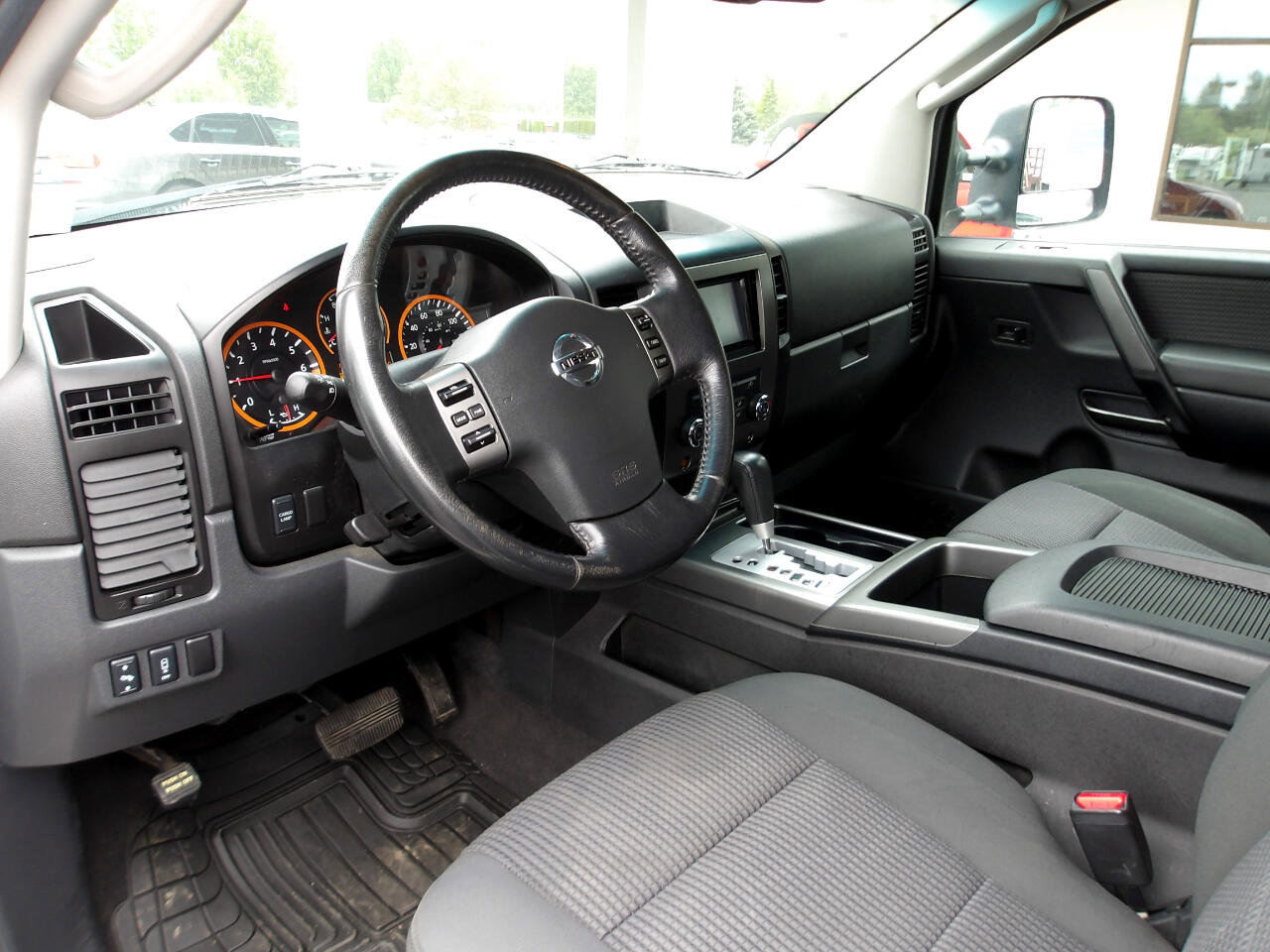 Used 2011 Nissan Titan S image 9