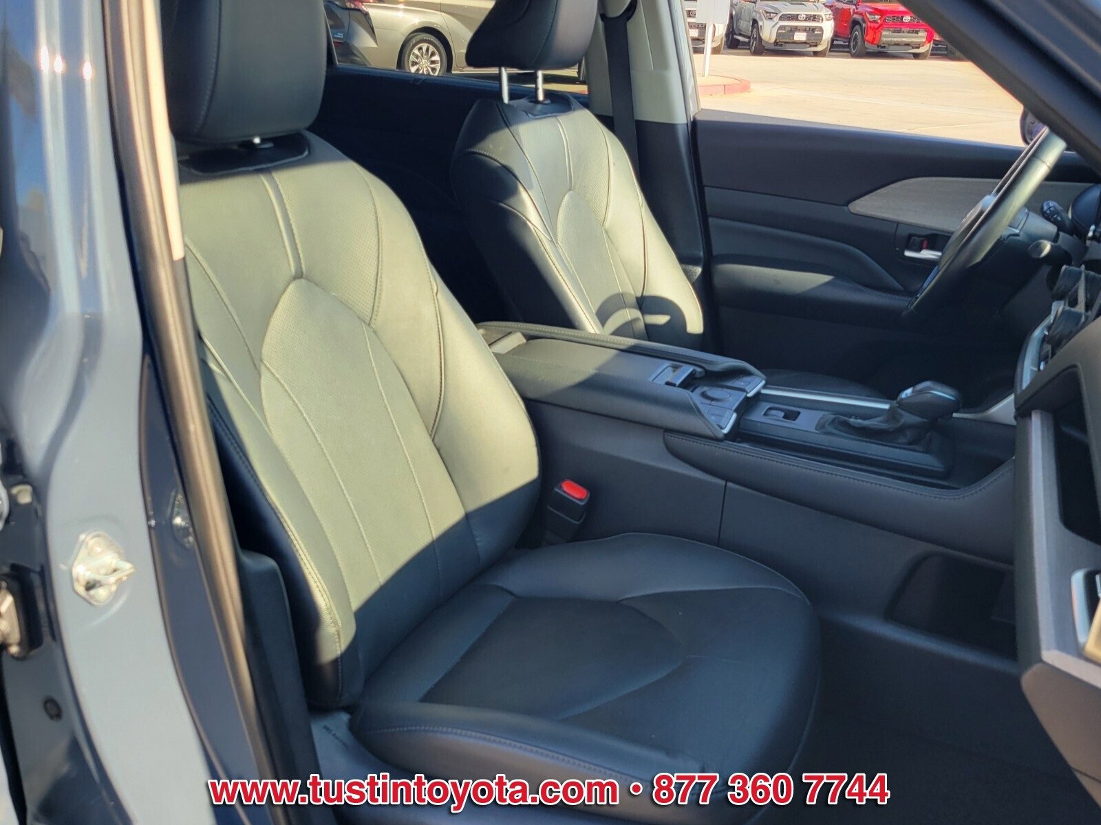 Used 2024 Toyota Grand Highlander Limited image 14